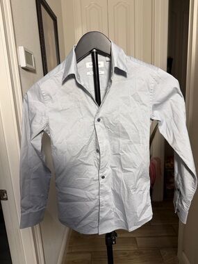 Calvin Klein Light Gray Long-Sleeve Dress Shirt